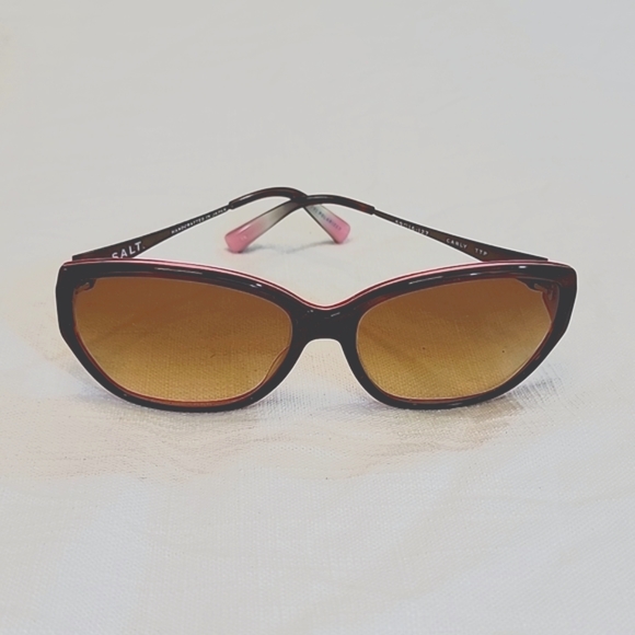 SALT Polarized Carly Sunglasses with Pink Detail and Original Box - Picture 4 of 8